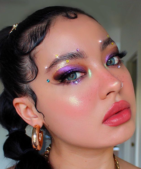 How to Choose The Best Highlighter For Your Skin Color